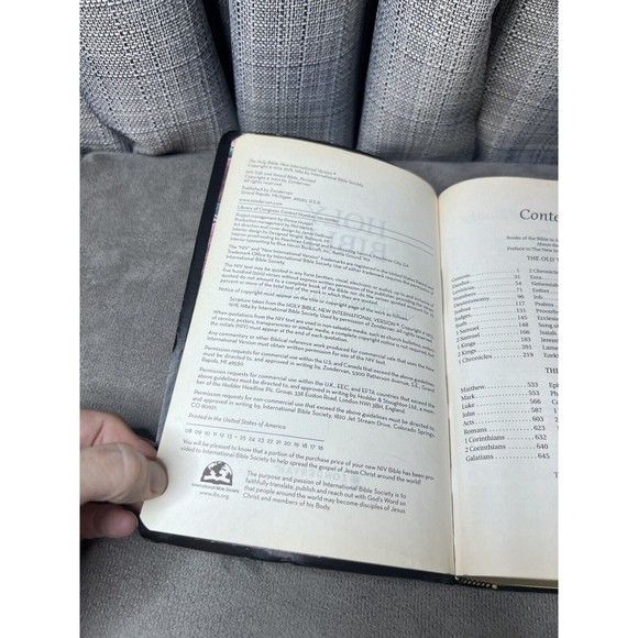 NIV Bible Red Letter Maps References Black 2001 Zondervan - Picture 6 of 11